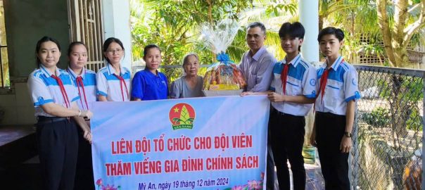 ẢNH THĂM VIẾNG GĐ CHÍNH SÁCH